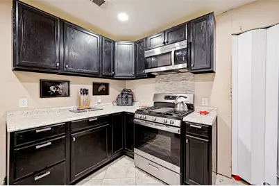 1008 E Russell Avenue, Carrollton, TX 75006 - Photo 8