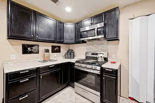 1008 E Russell Ave, Carrollton, TX 75006 - Photo 8