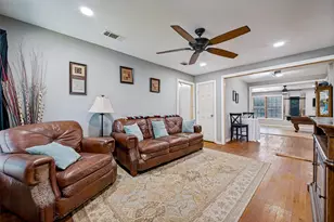 1008 E Russell Ave, Carrollton, TX 75006 - Photo 4