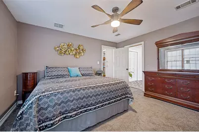 1008 E Russell Avenue, Carrollton, TX 75006 - Photo 14