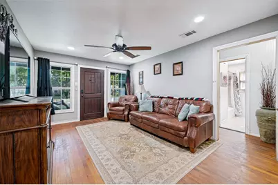 1008 E Russell Avenue, Carrollton, TX 75006 - Photo 6
