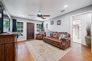 1008 E Russell Ave, Carrollton, TX 75006 - Photo 6