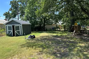 118 N McKown Ave, Sherman, TX 75092 - Photo 12