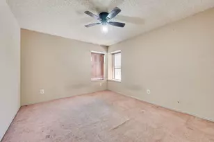 902 Ashmount Ln, Arlington, TX 76017 - Photo 20