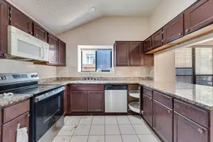902 Ashmount Ln, Arlington, TX 76017 - Photo 10