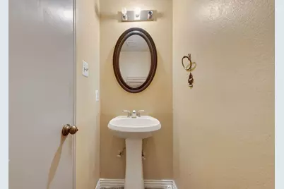 902 Ashmount Lane, Arlington, TX 76017 - Photo 16