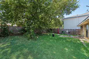 902 Ashmount Ln, Arlington, TX 76017 - Photo 26