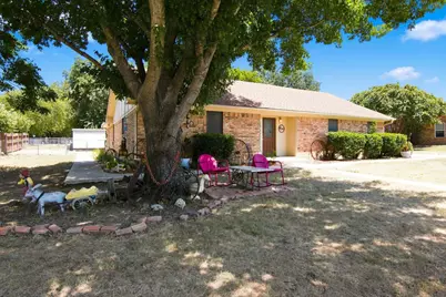 514 Dorothy Lane, Justin, TX 76247 - Photo 2