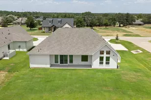 2188 Middlewood Cir, Granbury, TX 76049 - Photo 30