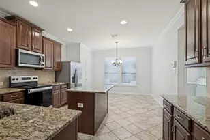 15721 Landing Creek Ln, Fort Worth, TX 76262 - Photo 8