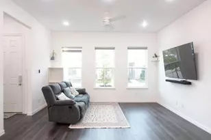 9923 Schramm St, Irving, TX 75063 - Photo 4