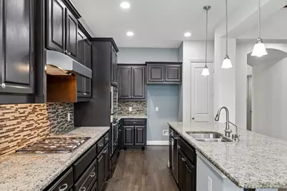 400 Warwick Boulevard, Lewisville, TX 75056 - Photo 2