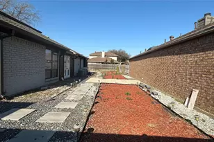 3925 Capricorn Ct, Plano, TX 75023 - Photo 6
