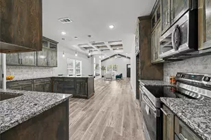 821 S Ayers Ave, Fort Worth, TX 76103 - Photo 12