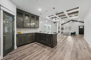 821 S Ayers Ave, Fort Worth, TX 76103 - Photo 10