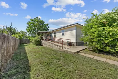 701 N 2nd Street, Cranfills Gap, TX 76637 - Photo 18