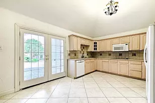 2601 Country Pl, Carrollton, TX 75006 - Photo 4