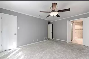 2601 Country Pl, Carrollton, TX 75006 - Photo 10