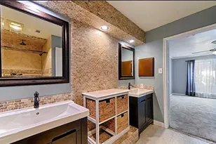 2601 Country Pl, Carrollton, TX 75006 - Photo 12