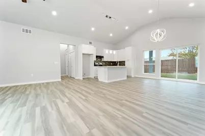 11915 Carson, Balch Springs, TX 75180 - Photo 4