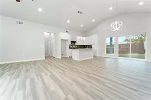 11915 Carson, Balch Springs, TX 75180 - Photo 4