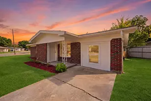 400 Hillcrest St, Mansfield, TX 76063 - Photo 2