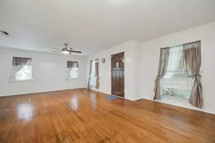 204 W 7th St, Irving, TX 75060 - Photo 6