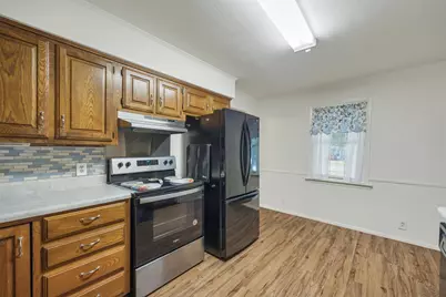 204 W 7th Street, Irving, TX 75060 - Photo 16