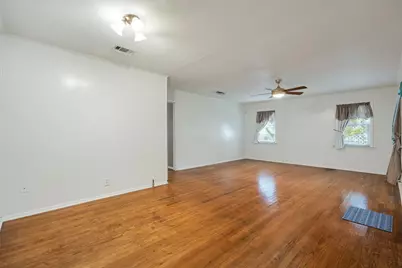 204 W 7th Street, Irving, TX 75060 - Photo 10