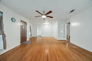204 W 7th St, Irving, TX 75060 - Photo 8