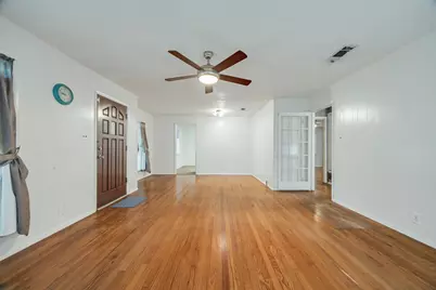 204 W 7th Street, Irving, TX 75060 - Photo 8
