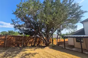 5817 Stonegate Cir, Granbury, TX 76048 - Photo 8