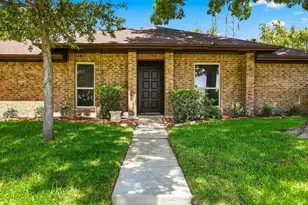 2517 Lawnview Dr, Carrollton, TX 75006 - Photo 1