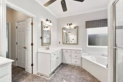 3310 Moss Creek Drive, Grapevine, TX 76051 - Photo 20