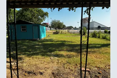 319 E Holley Street, Mesquite, TX 75149 - Photo 24