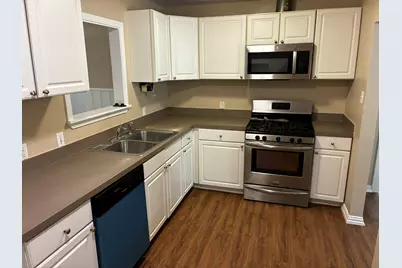 319 E Holley Street, Mesquite, TX 75149 - Photo 8