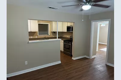 319 E Holley Street, Mesquite, TX 75149 - Photo 4