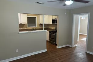 319 E Holley St, Mesquite, TX 75149 - Photo 4