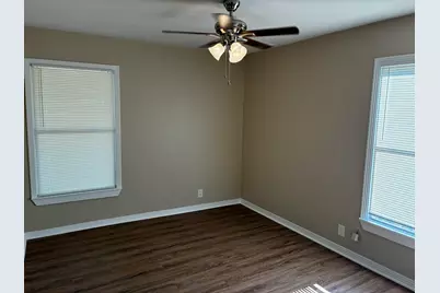319 E Holley Street, Mesquite, TX 75149 - Photo 22