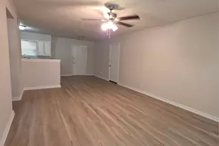 721 N Cummings Dr, Alvarado, TX 76009 - Photo 4