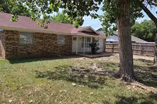 721 N Cummings Dr, Alvarado, TX 76009 - Photo 2