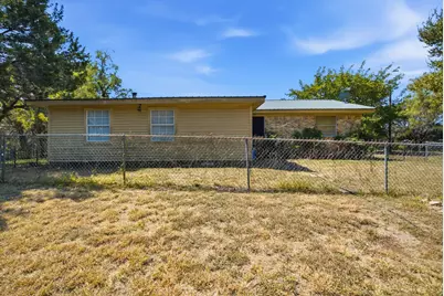 135 Indian Mountain Court, Granbury, TX 76048 - Photo 22