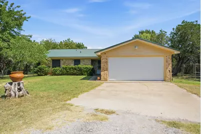 135 Indian Mountain Court, Granbury, TX 76048 - Photo 2