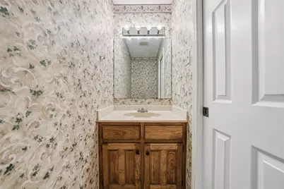 1371 S 11th Street, Waco, TX 76706 - Photo 14