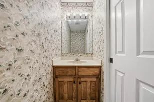 1371 S 11th St, Waco, TX 76706 - Photo 14