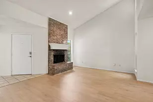 2700 Meadow Park Dr, Bedford, TX 76021 - Photo 8