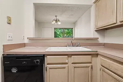 2700 Meadow Park Drive, Bedford, TX 76021 - Photo 16