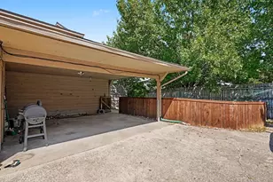 2700 Meadow Park Dr, Bedford, TX 76021 - Photo 34