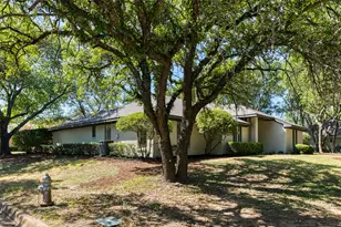 6851 Shorecrest Ct, Fort Worth, TX 76132 - Photo 2
