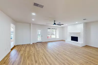 6851 Shorecrest Court, Fort Worth, TX 76132 - Photo 10